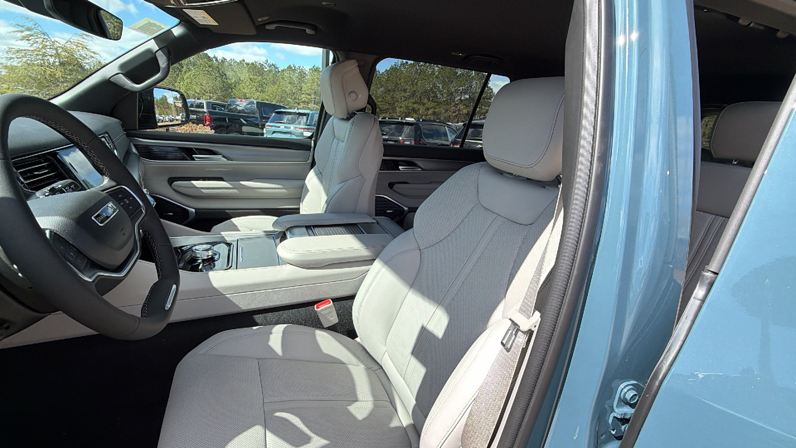 New 2026 Jeep Grand Wagoneer Limited AWD/4WD image 17