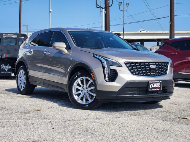 Used 2023 Cadillac XT4 Luxury FWD image 1