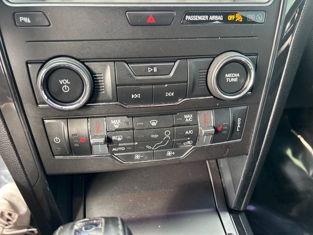 Used 2018 Ford Explorer XLT w/ Equipment Group 202A image 23