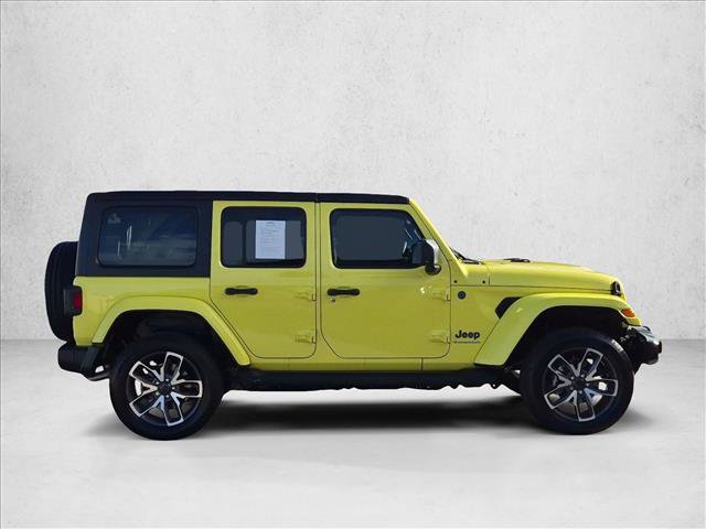 Used 2024 Jeep Wrangler Unlimited w/ Convenience Group AWD/4WD image 4