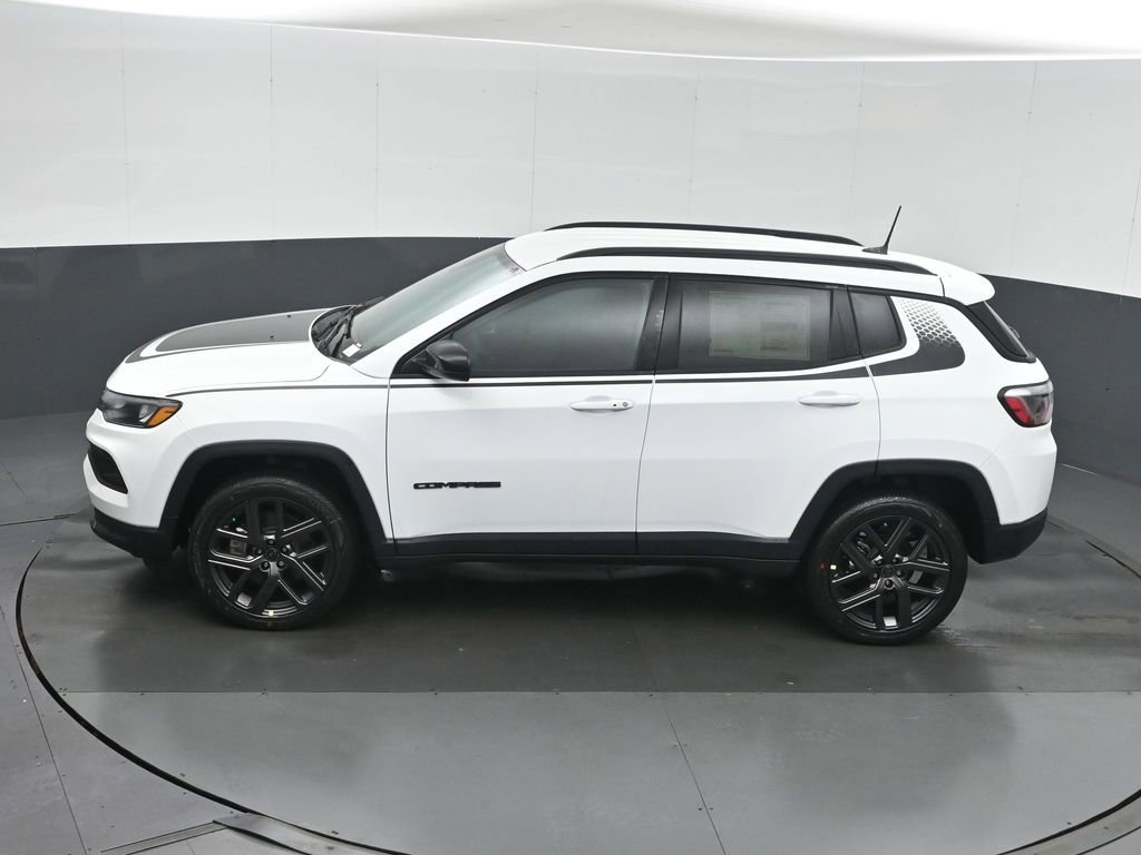 New 2026 Jeep Compass Latitude AWD/4WD image 31