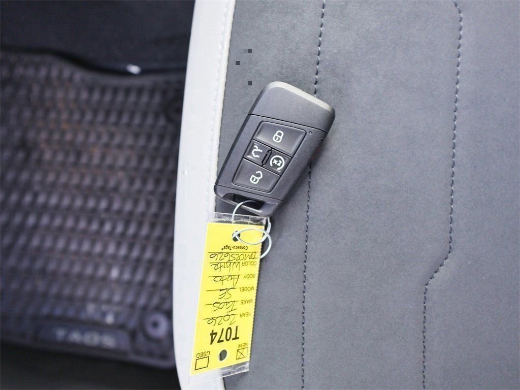 New 2026 Volkswagen Taos SE image 26