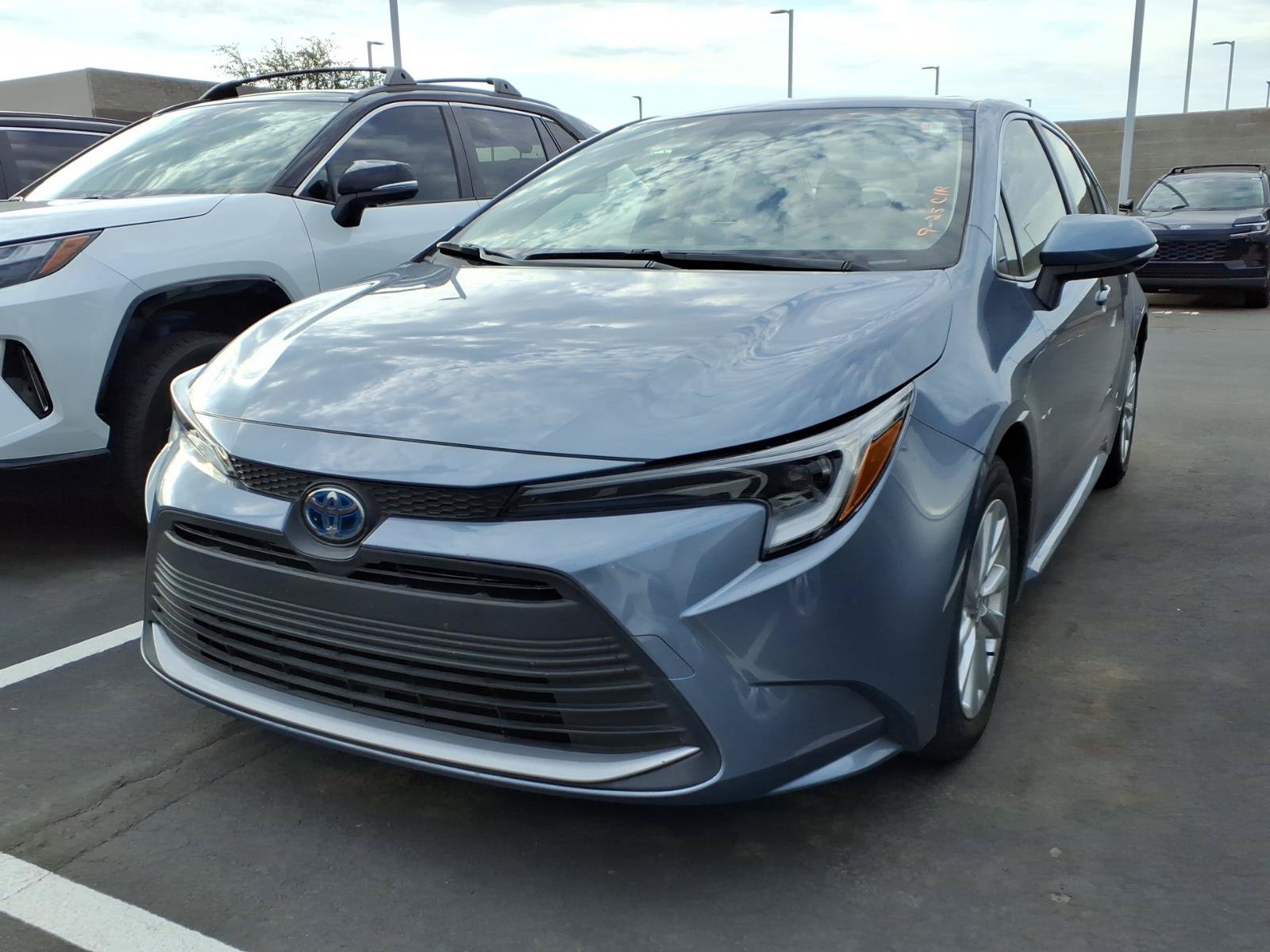 Used 2024 Toyota Corolla XLE FWD image 2