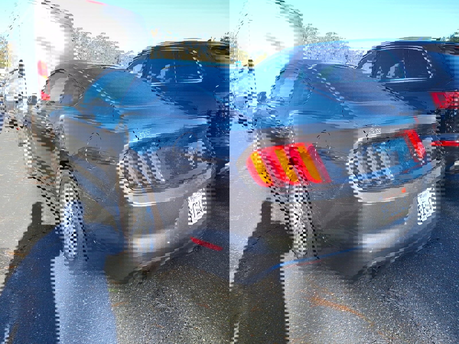 Used 2016 Ford Mustang Coupe image 3