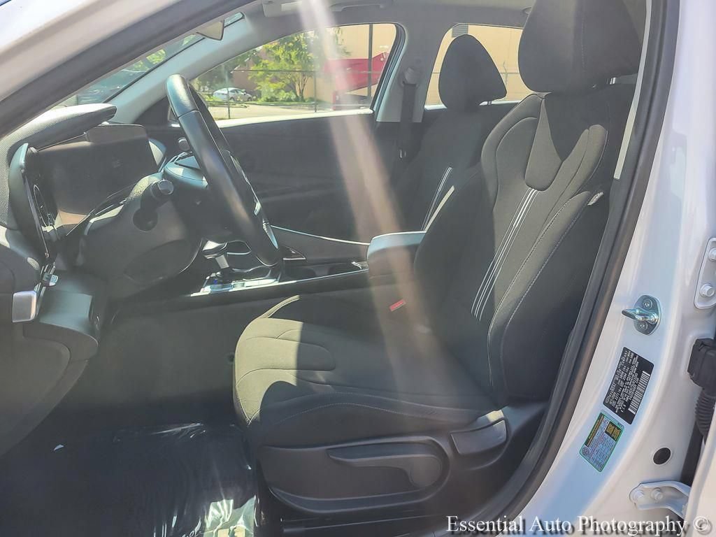 Used 2025 Hyundai Elantra SEL FWD image 16
