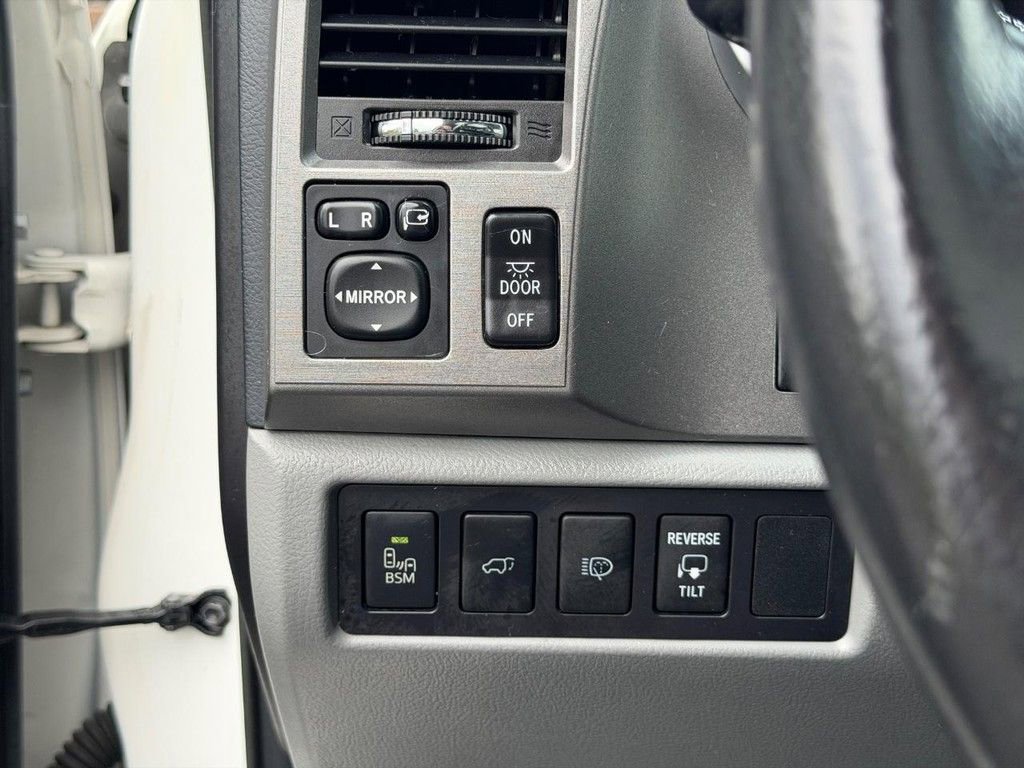 Used 2017 Toyota Sequoia Platinum image 23