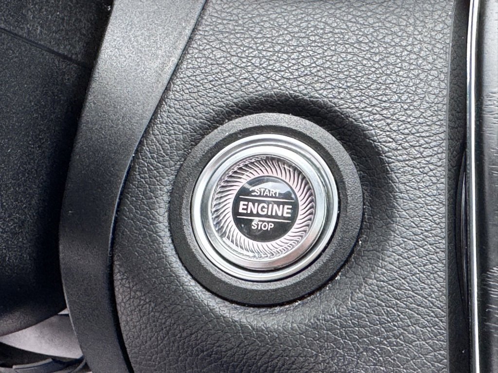 Used 2020 Mercedes-Benz C 300 Sedan image 26