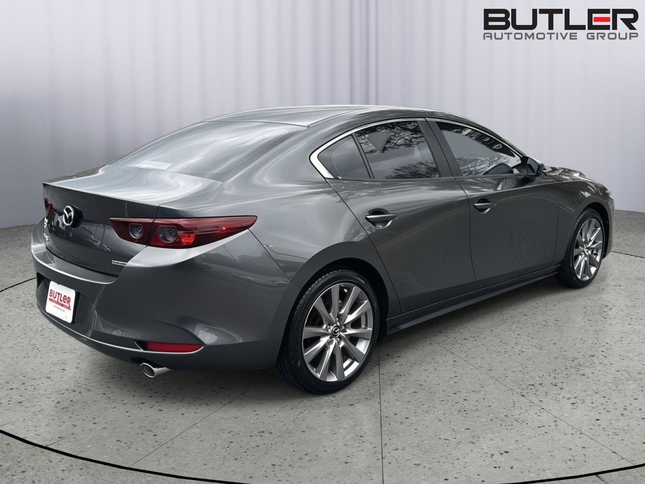 Used 2020 MAZDA MAZDA3 Sedan w/ Select Package image 5