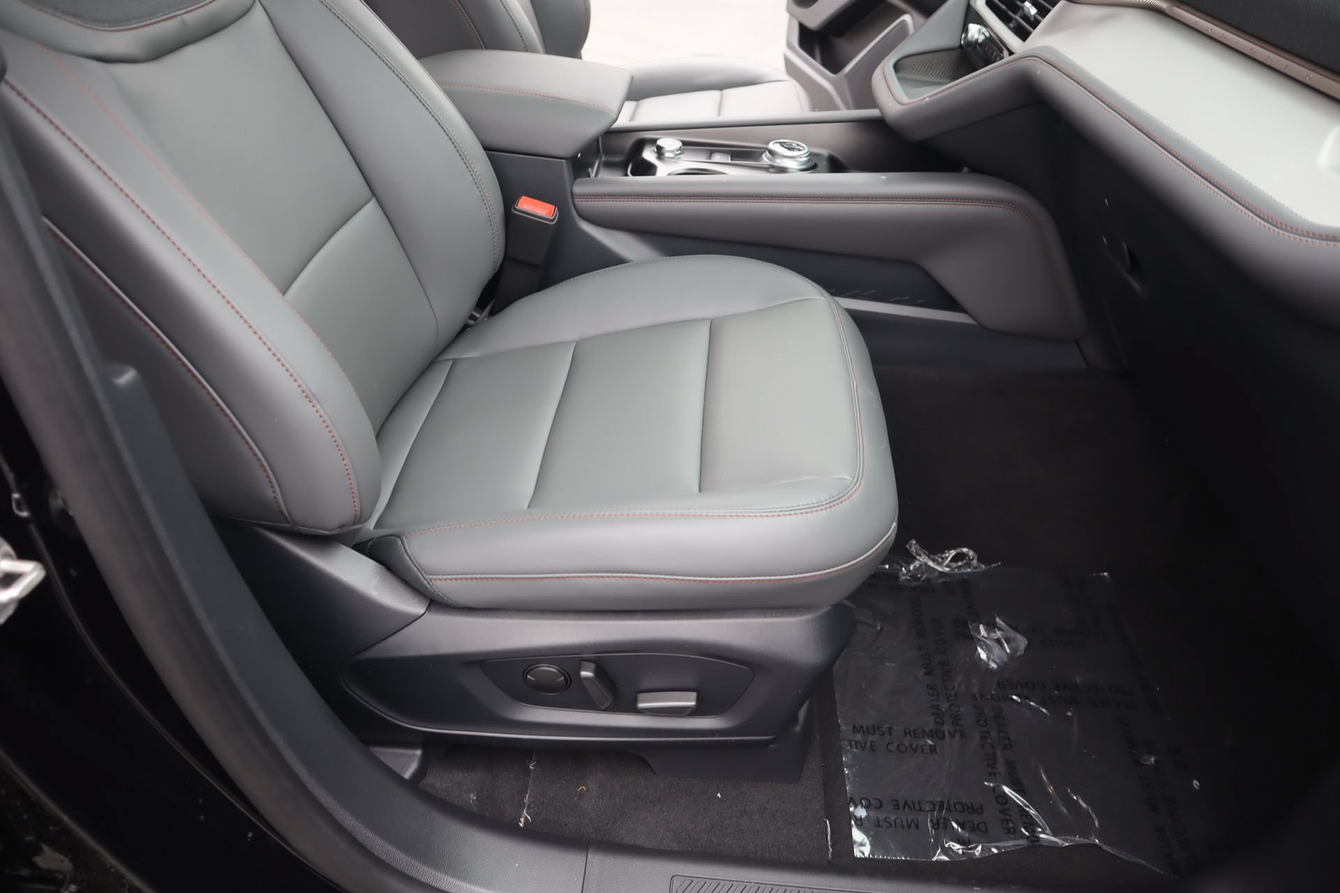 New 2026 Ford Explorer Active w/ Active Comfort Package AWD/4WD image 15