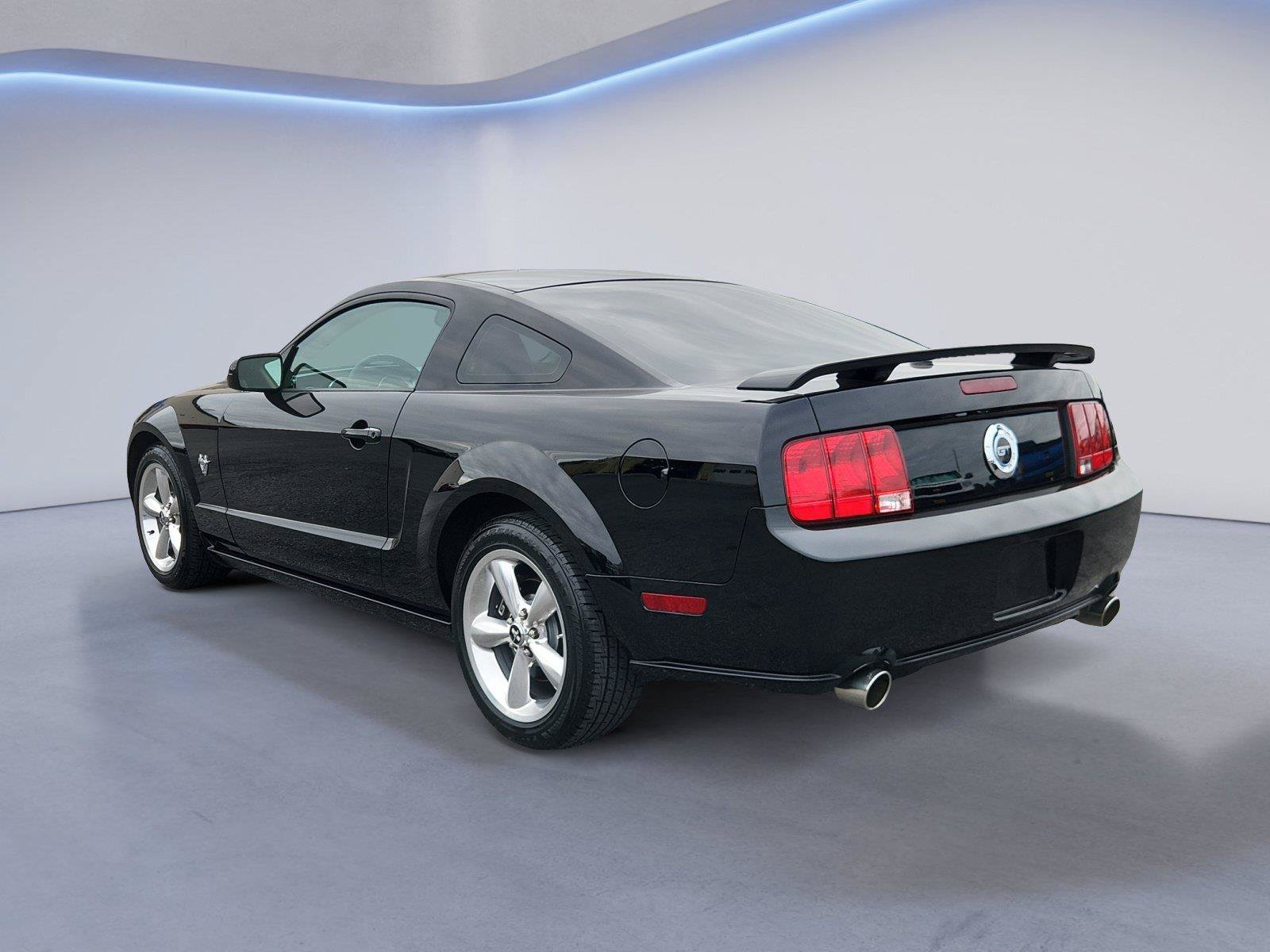 Used 2009 Ford Mustang GT RWD image 5