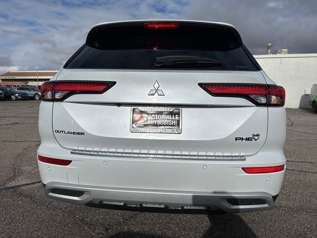 New 2025 Mitsubishi Outlander SE image 6