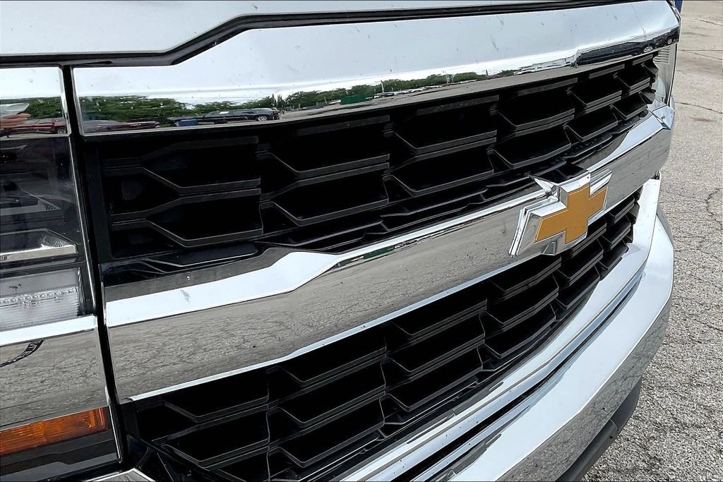 Used 2019 Chevrolet Silverado 1500 LT AWD/4WD image 24