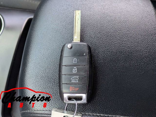 Used 2020 Kia Sorento L FWD image 30