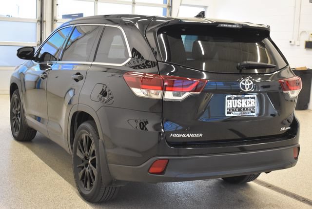 Used 2019 Toyota Highlander SE AWD/4WD image 10