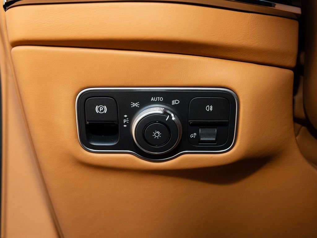 New 2026 Aston Martin DBX 707 image 26