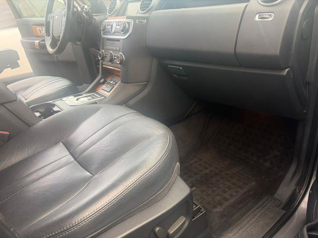 Used 2016 Land Rover LR4 HSE AWD/4WD image 9