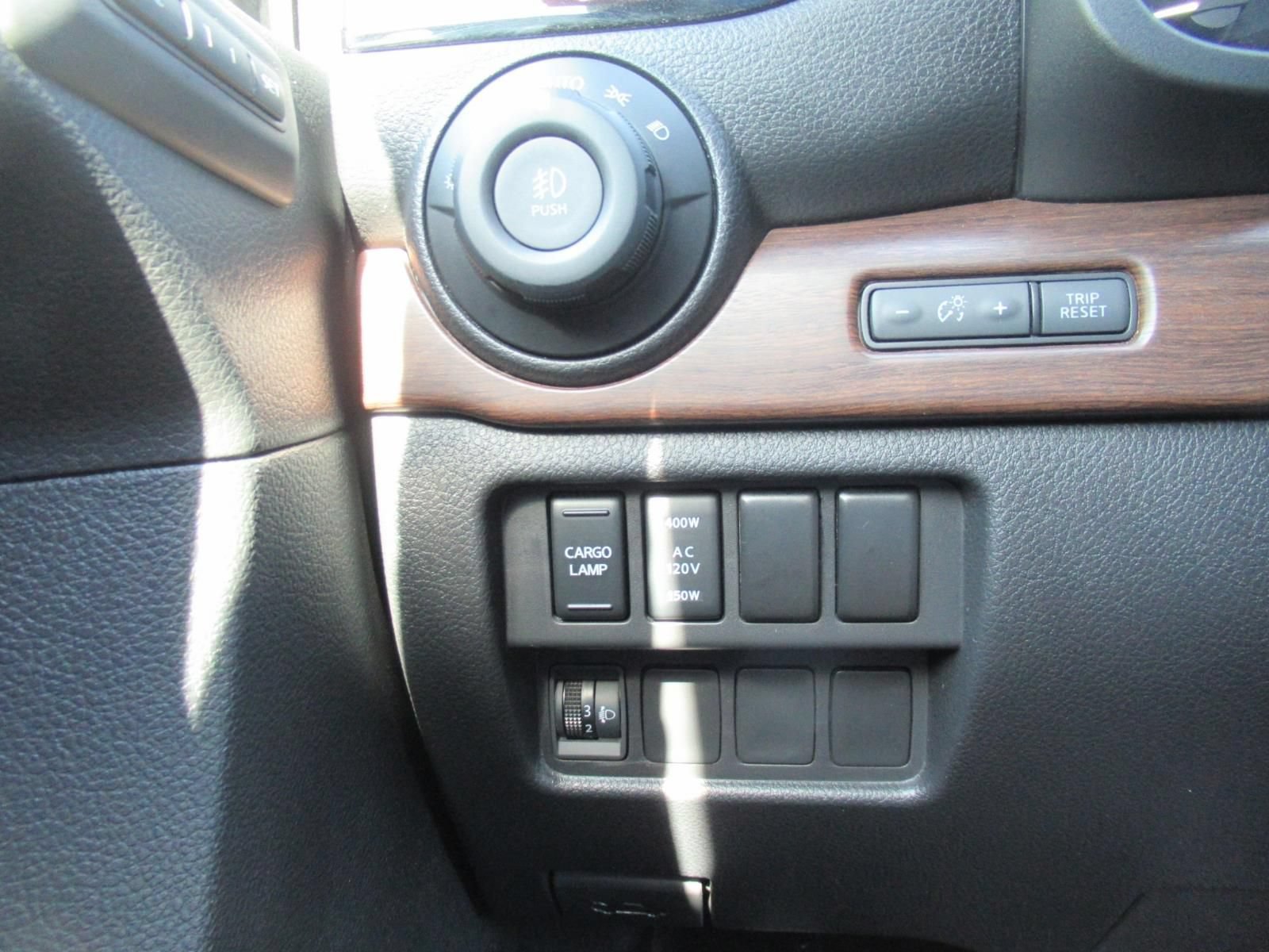 Used 2023 Nissan Titan Platinum Reserve w/ Moonroof Package AWD/4WD image 23