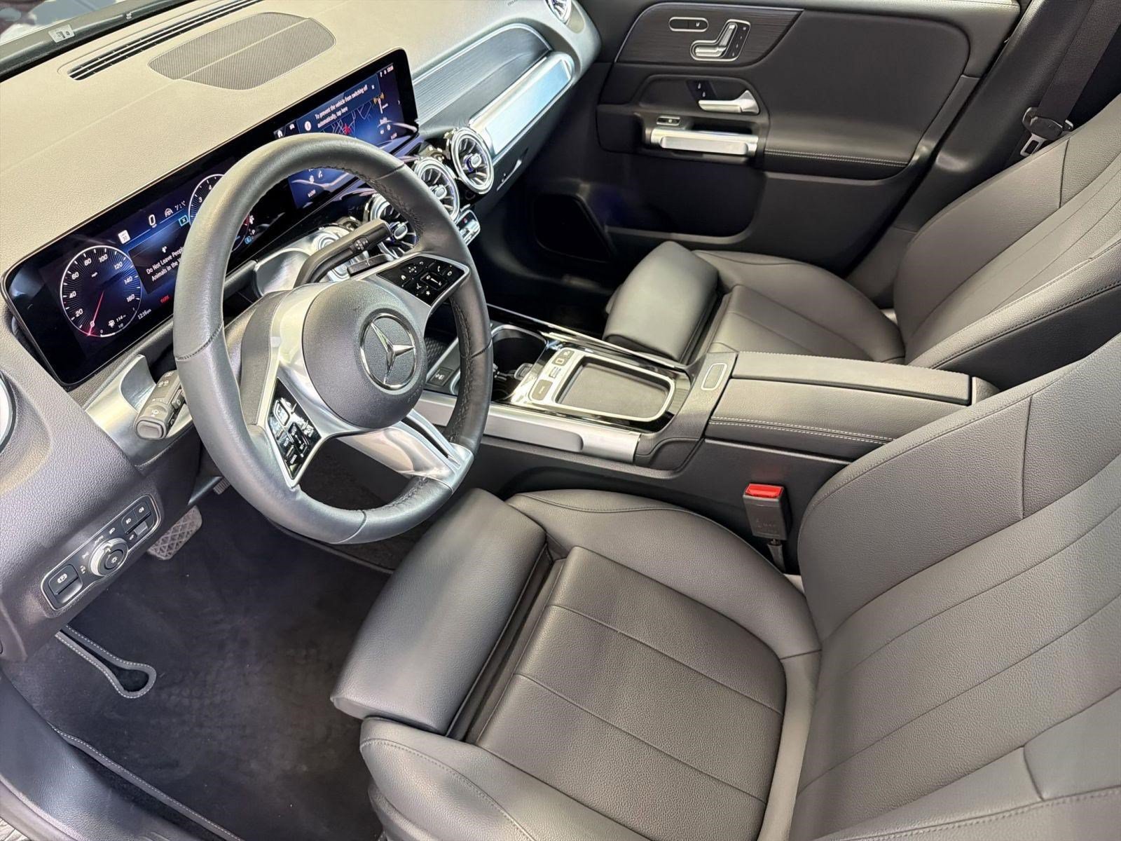 Used 2026 Mercedes-Benz GLB 250 4MATIC image 4