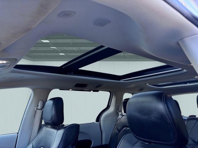 Used 2020 Chrysler Pacifica Limited image 11