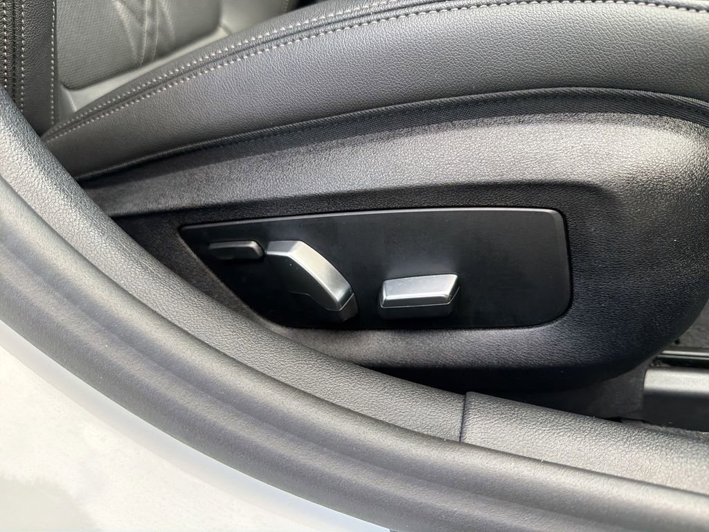 Used 2023 BMW 530i 530i w/ M Sport Package image 43