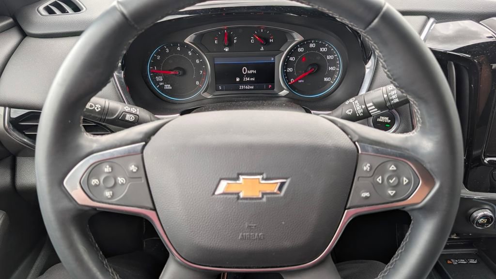 Used 2023 Chevrolet Traverse LT image 9