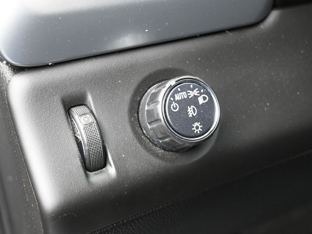 Used 2018 Chevrolet Suburban LT image 19