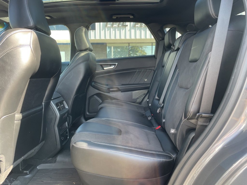 Used 2022 Ford Edge ST image 24