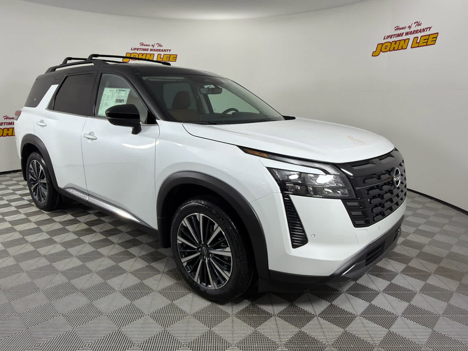 New 2026 Nissan Pathfinder Platinum image 8