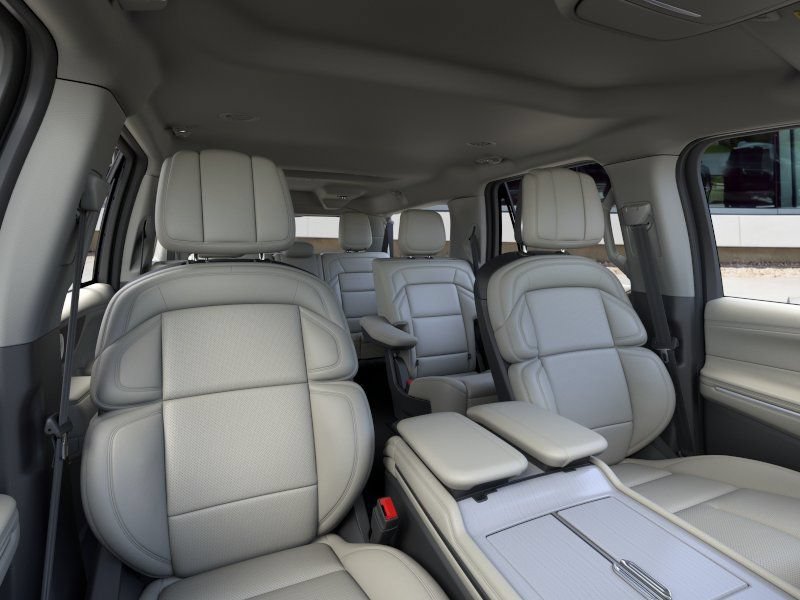 New 2026 Lincoln Navigator L Premier AWD/4WD image 26