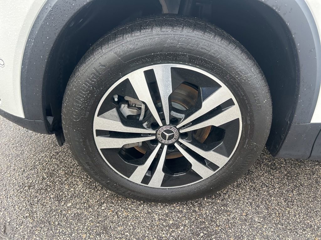 Used 2025 Mercedes-Benz GLB 250 4MATIC image 17