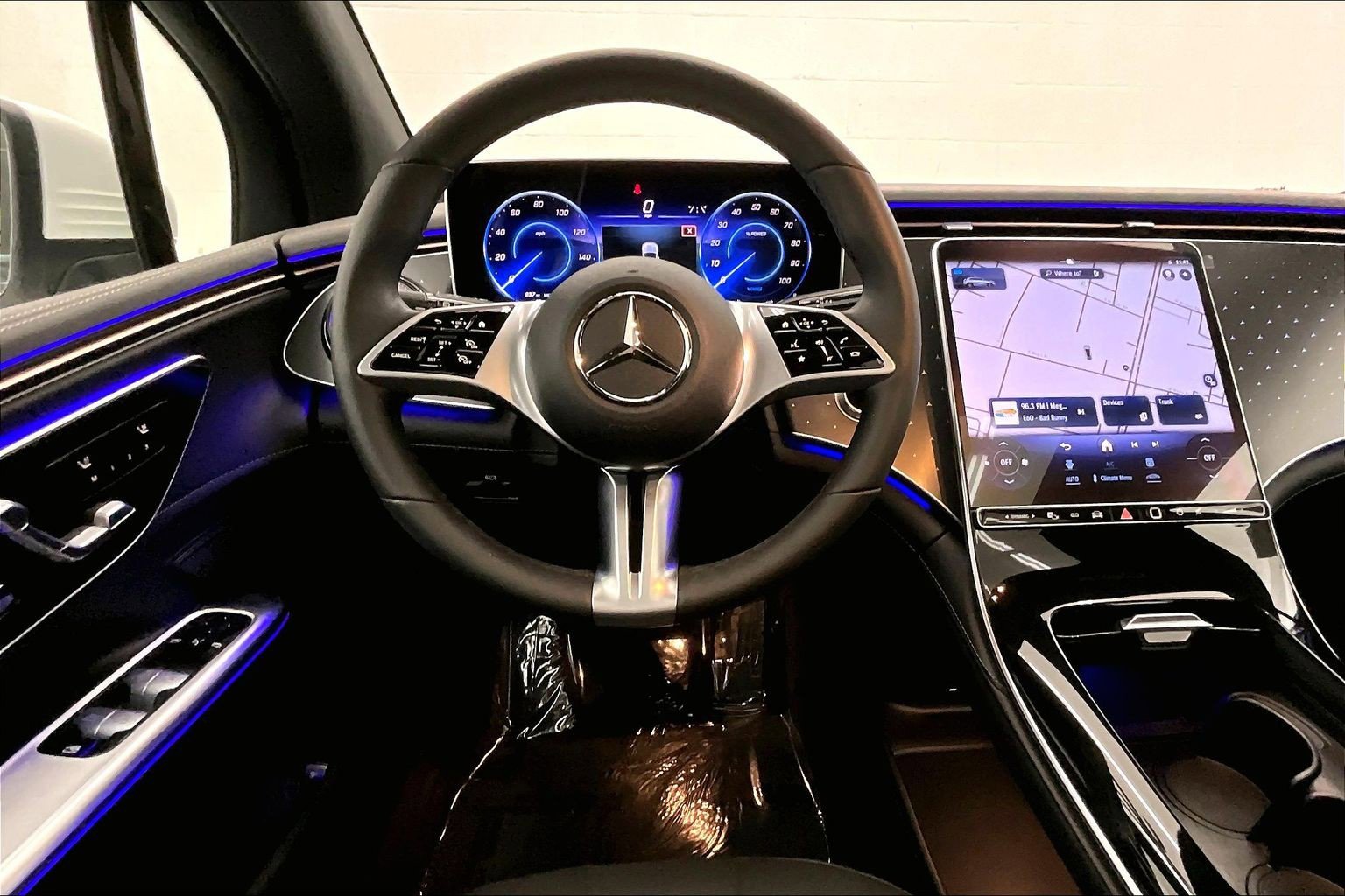 Used 2026 Mercedes-Benz EQE 320 4MATIC SUV image 4