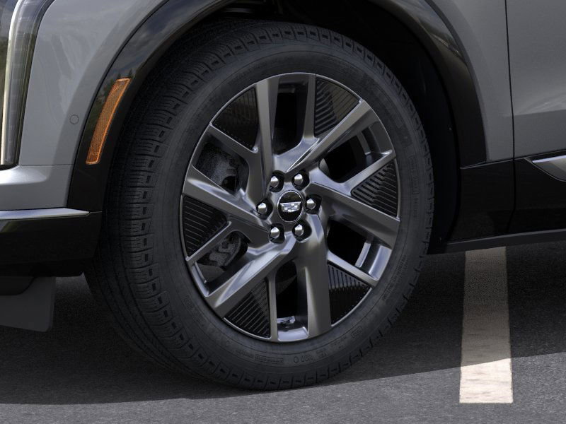 New 2025 Cadillac Optiq Luxury 1 image 38