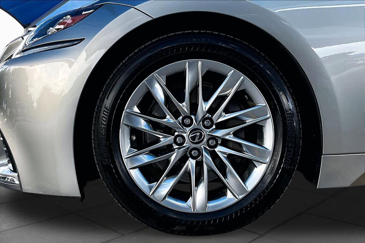 Used 2018 Lexus LS 500 w/ Interior Upgrade Package RWD image 11
