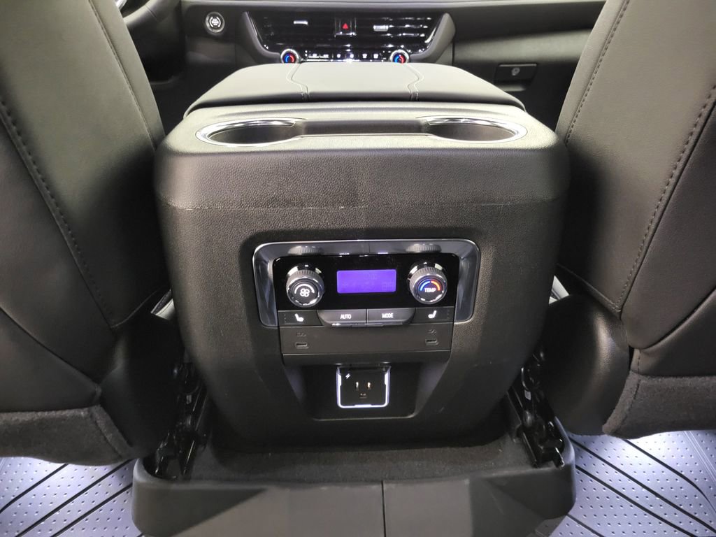 New 2026 Chevrolet Suburban LT w/ Comfort Package image 18