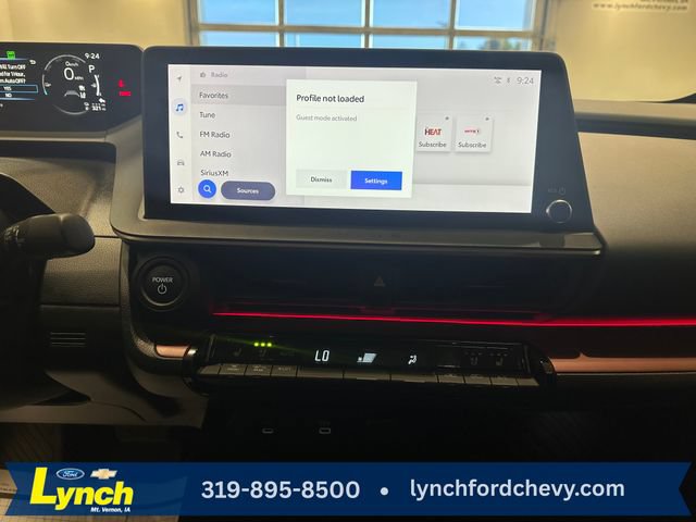 Used 2023 Toyota Prius Prime Premium FWD image 12