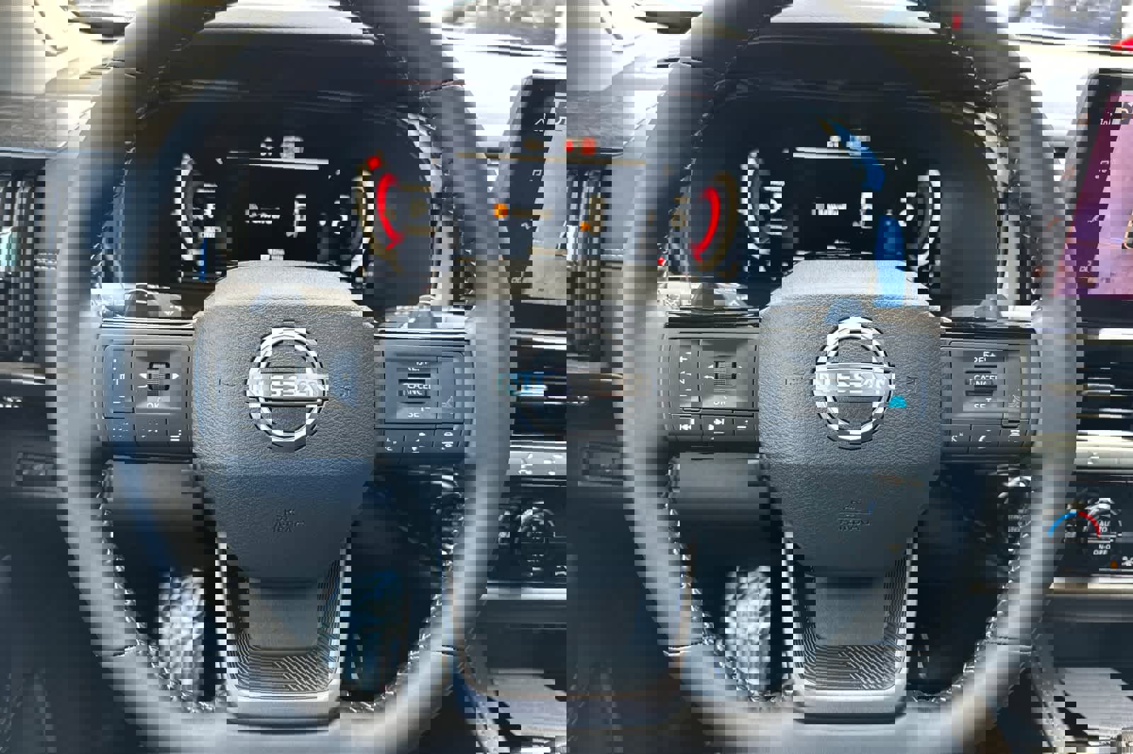 New 2026 Nissan Pathfinder Platinum image 24