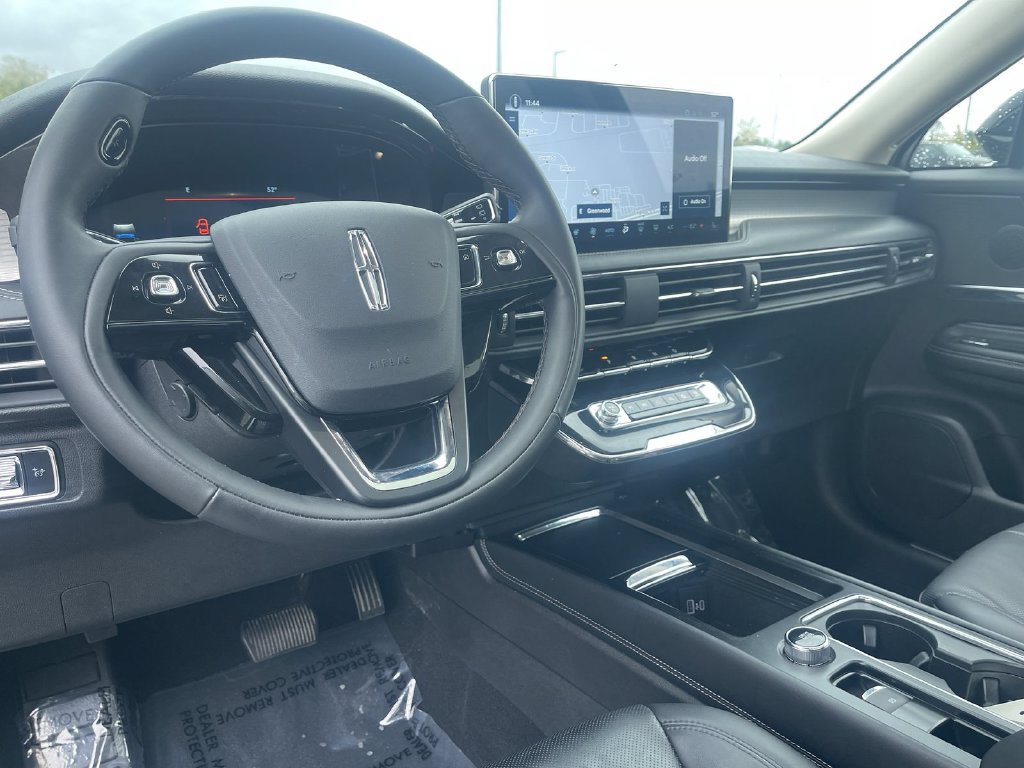 Used 2024 Lincoln Corsair AWD w/ Equipment Group 101A image 7