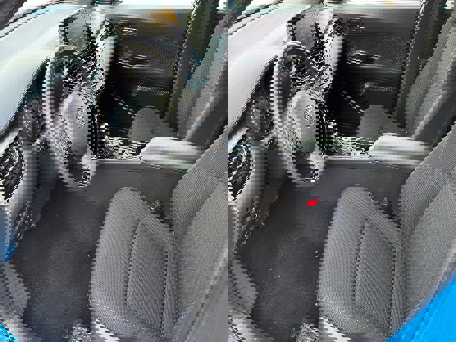 Used 2019 Toyota C-HR XLE image 10