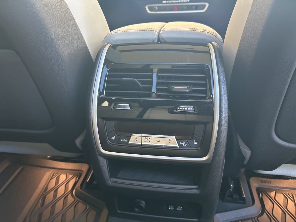 Used 2024 BMW X5 xDrive40i w/ M Sport Package AWD/4WD image 38