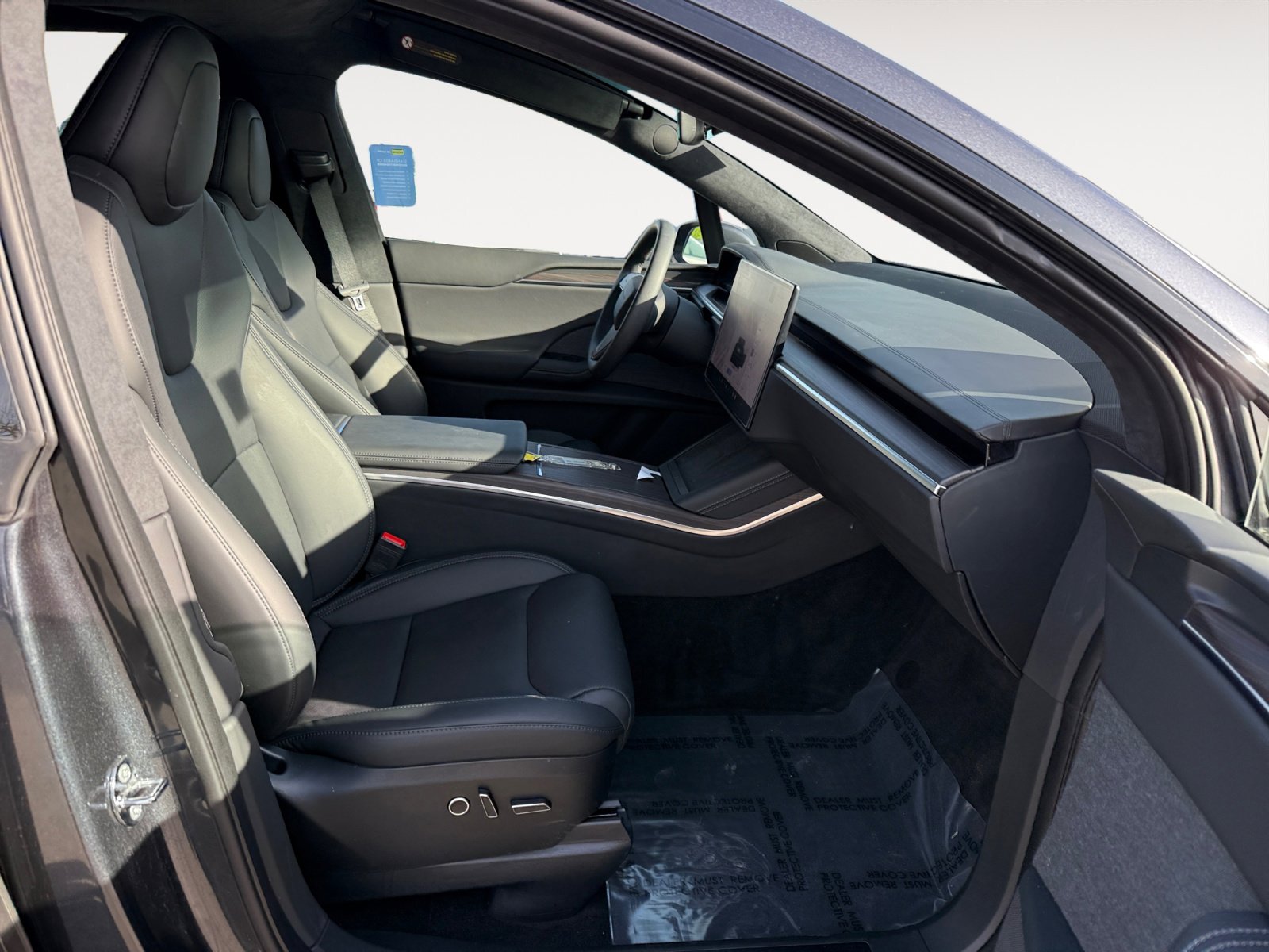 Used 2024 Tesla Model X image 19