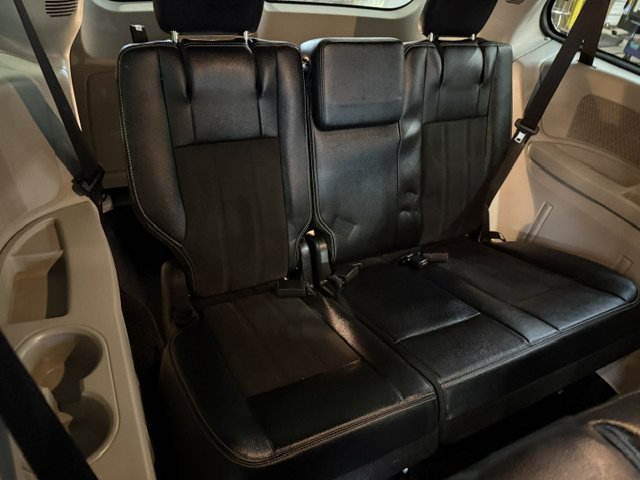 Used 2019 Dodge Grand Caravan SXT FWD image 17