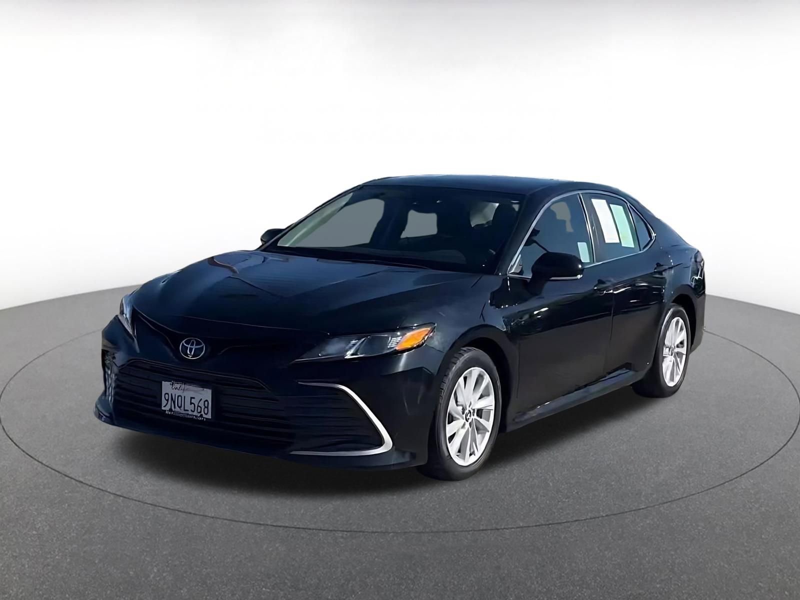 Used 2023 Toyota Camry LE FWD image 4