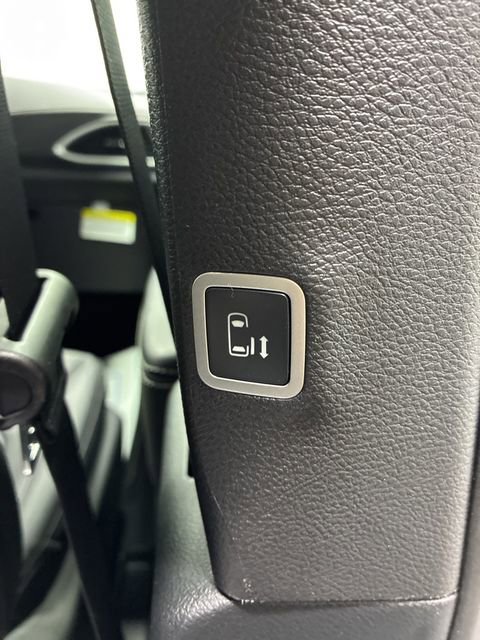 New 2026 Chrysler Pacifica Select w/ S Appearance Package image 27