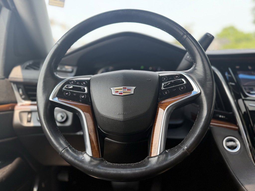 Used 2016 Cadillac Escalade Luxury image 30
