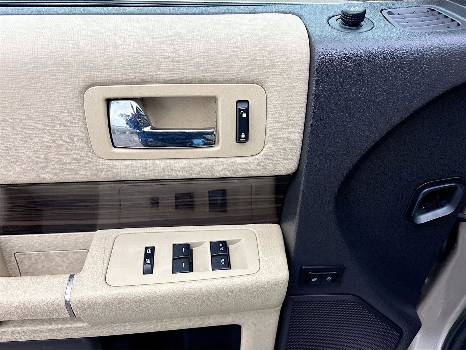 Used 2018 Ford Flex SEL w/ Equipment Group 202A image 19