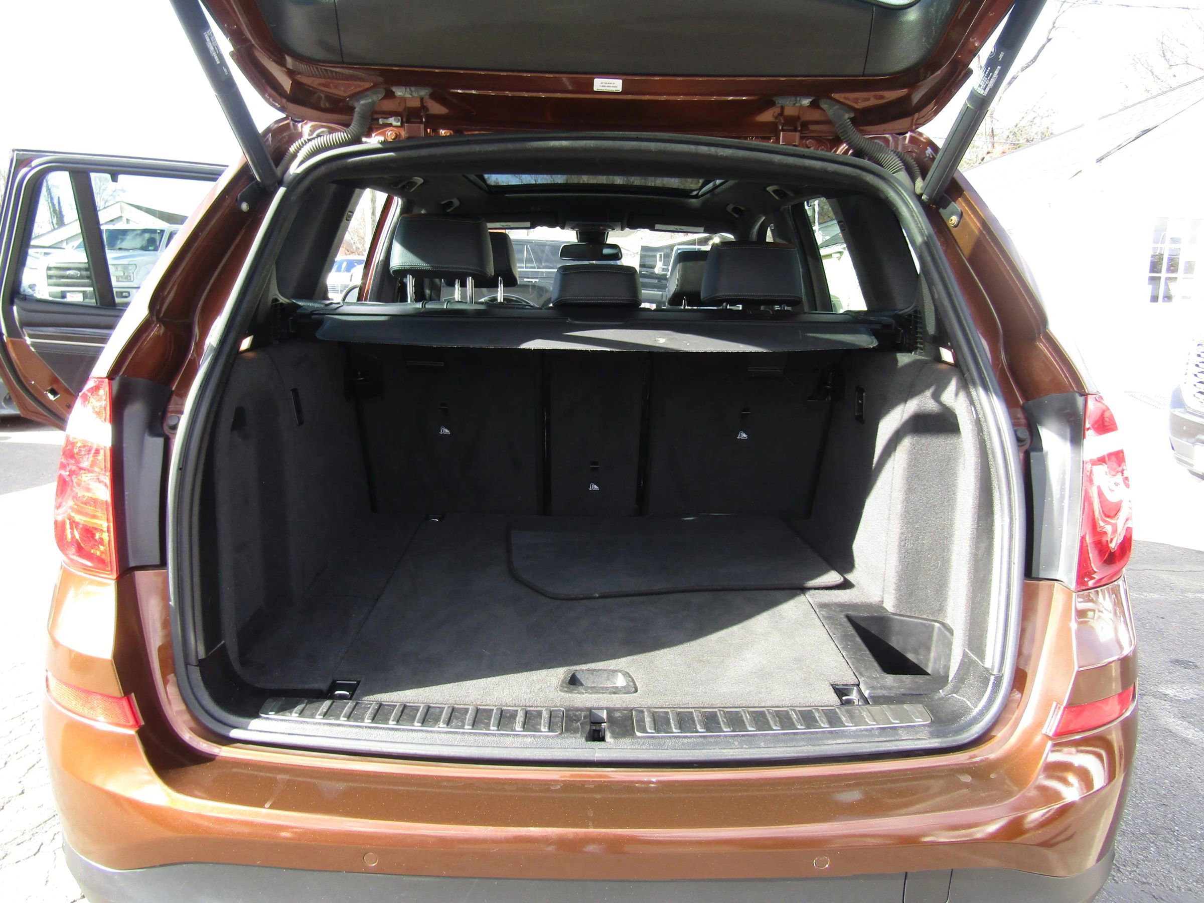 Used 2017 BMW X3 xDrive28i image 18