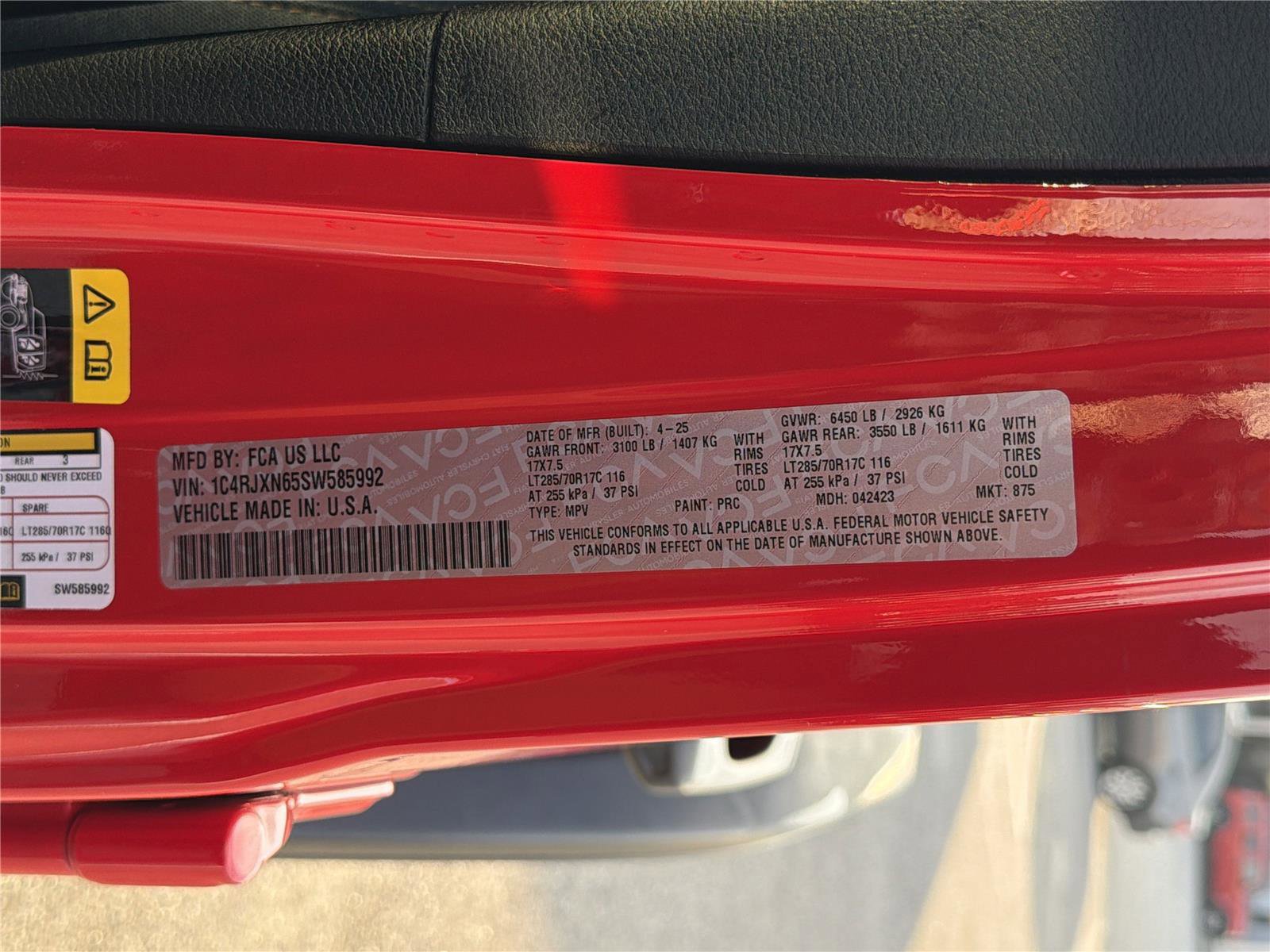 Used 2025 Jeep Wrangler Willys image 32