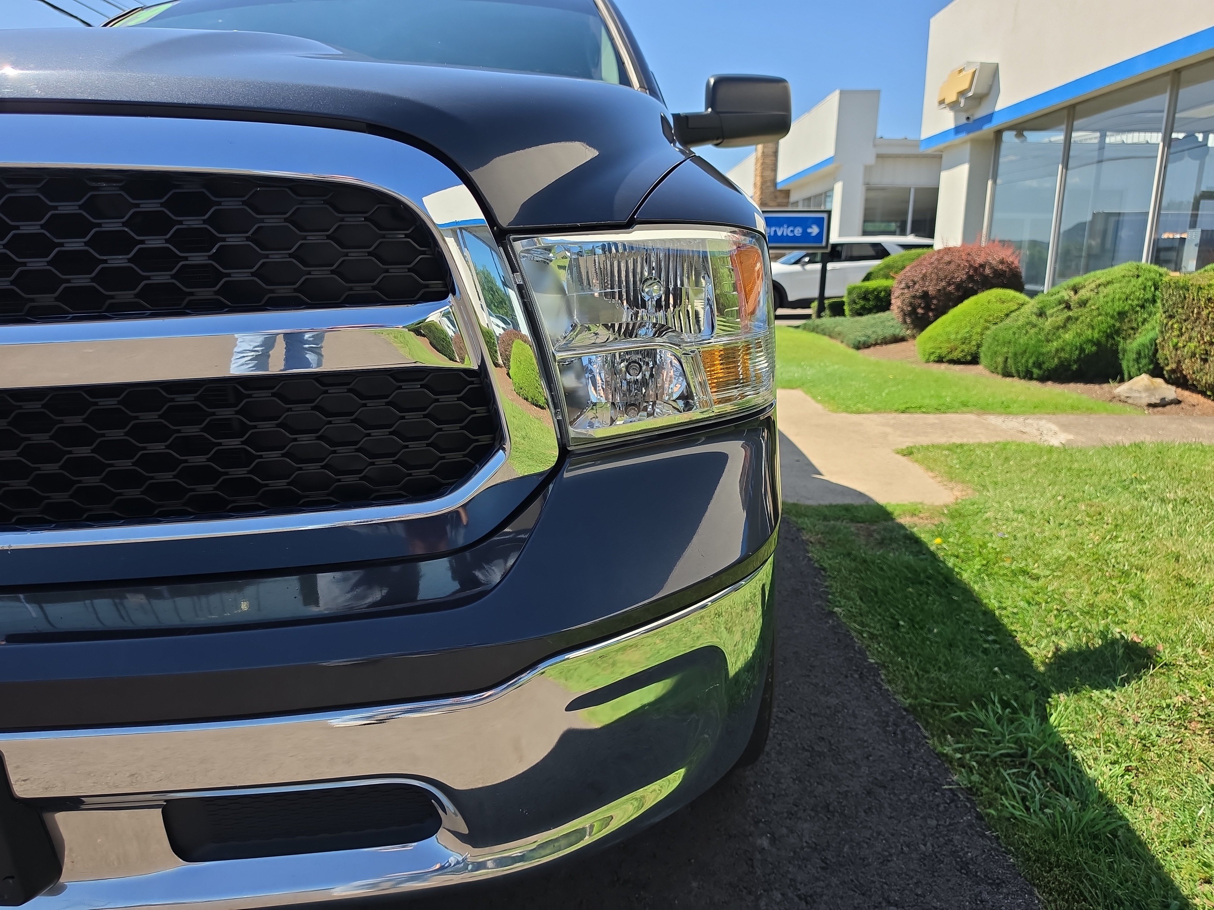 Used 2019 RAM 1500 Classic SLT AWD/4WD image 10