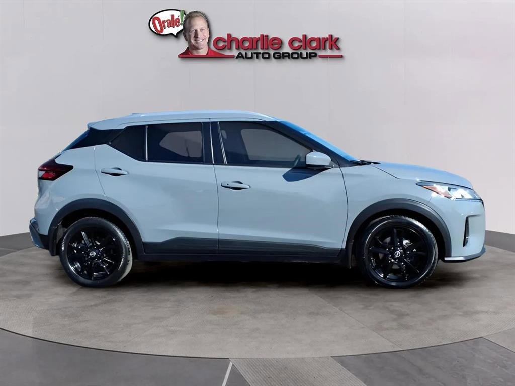 Used 2024 Nissan Kicks SV image 6