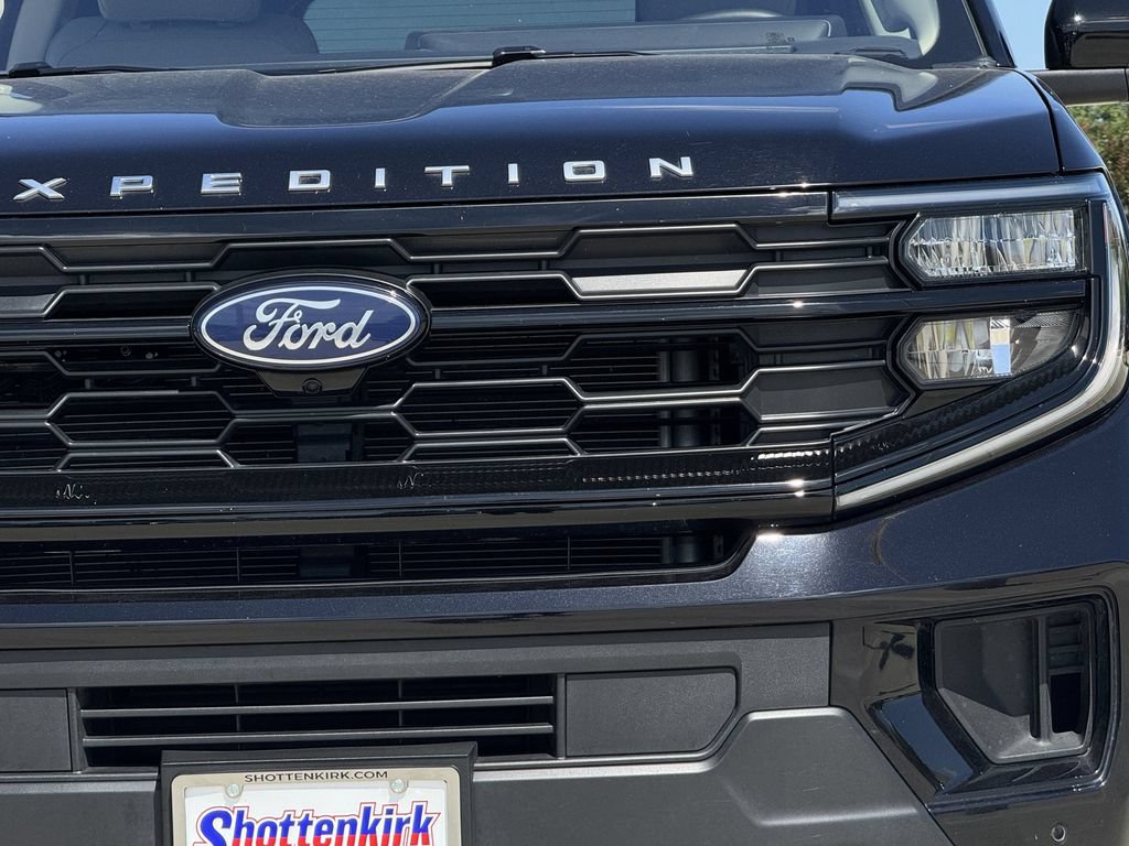 Used 2025 Ford Expedition Max Active RWD image 8